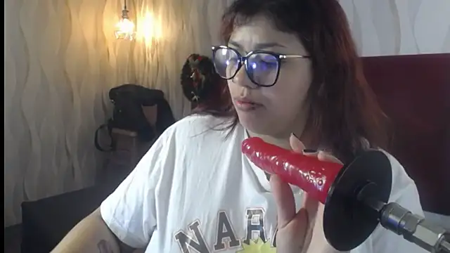 danna garza online show from December 16, 2025, 4:50 am