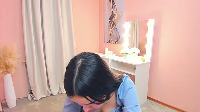 MeliaMelchiori online show from November 21, 2025, 9:30 am