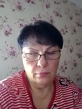 Snapshot of OliviaaSkyy chatting on November 18, 2025, 6:33 pm OliviaaSkyy online show from November 18, 2025, 6:33 pm