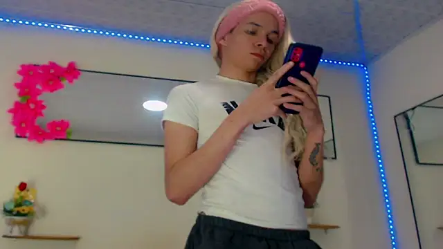 Karla hot777 online show from May 4, 2026, 12:41 pm