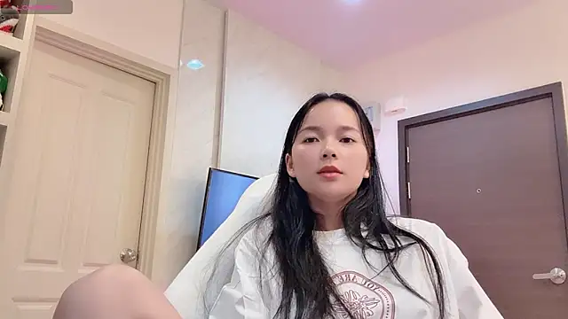 Achix58 online show from May 5, 2026, 3:48 pm