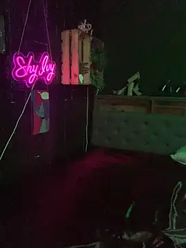 Snapshot of Shy-Ivy chatting on April 9, 2026, 8:15 pm Shy-Ivy online show from April 9, 2026, 8:15 pm
