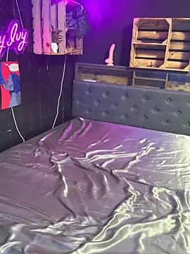 Snapshot of Shy-Ivy chatting on December 2, 2025, 11:17 pm Shy-Ivy online show from December 2, 2025, 11:17 pm