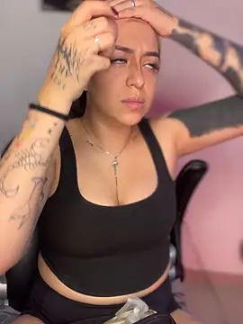 VeloraVyxen  online show from November 30, 2025, 7:03 pm