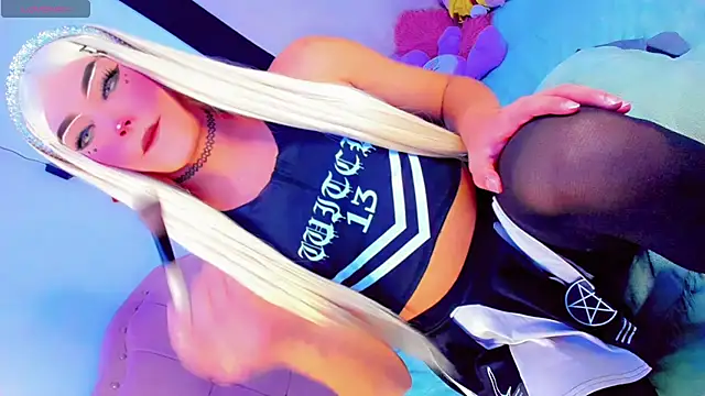 Shiaki 04 online show from June 13, 2026, 4:43 am