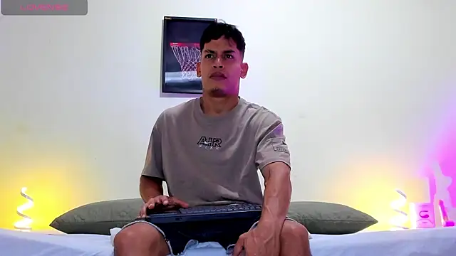 blorelopez online show from April 23, 2026, 3:46 pm
