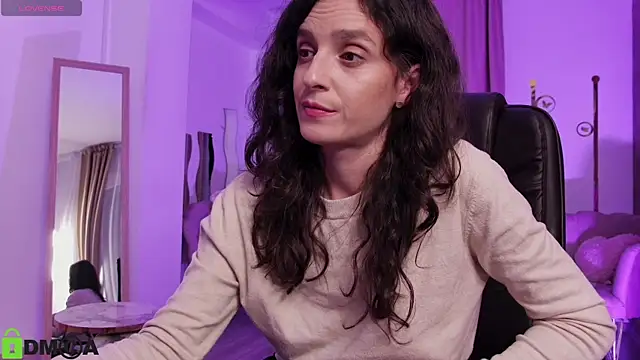 Snapshot of AnnaHarperX chatting on October 22, 2025, 5:01 pm AnnaHarperX online show from October 22, 2025, 5:01 pm