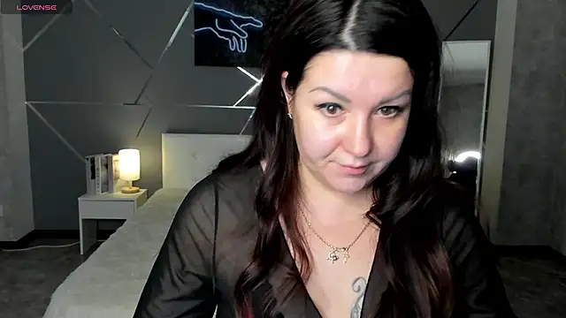 Snapshot of still__her chatting on December 2, 2025, 1:06 am still her online show from December 2, 2025, 1:06 am