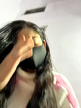 cutestpearl online show from December 15, 2025, 5:30 pm