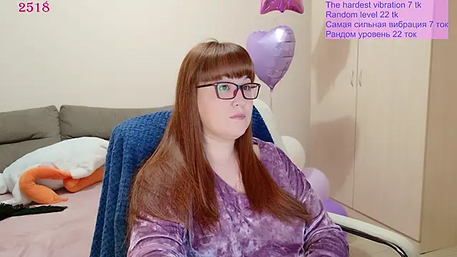 Foxy-lady online show from June 3, 2026, 7:07 pm