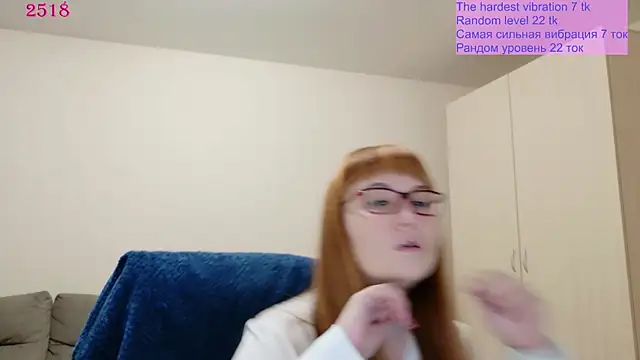 Snapshot of Foxy-lady chatting on June 27, 2026, 12:33 pm Foxy-lady online show from June 27, 2026, 12:33 pm