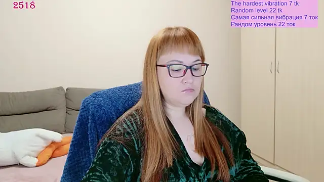 Snapshot of Foxy-lady chatting on June 25, 2026, 12:43 pm Foxy-lady online show from June 25, 2026, 12:43 pm