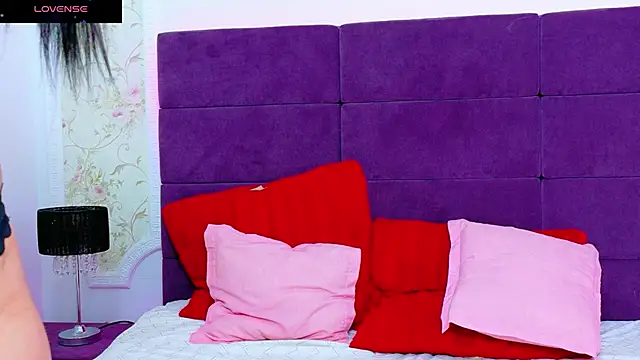 Snapshot of AlissaDrake_ chatting on November 19, 2025, 5:18 am AlissaDrake online show from November 19, 2025, 5:18 am