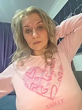 KaylinJan online show from February 18, 2026, 6:26 pm