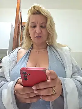 KaylinJan online show from June 20, 2026, 3:00 am
