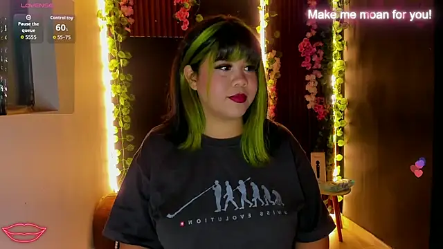 Snapshot of Amanda_Mooree chatting on June 26, 2026, 7:36 am Amanda Mooree online show from June 26, 2026, 7:36 am