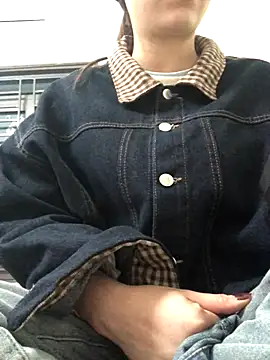 Snapshot of Miumiu95x chatting on December 14, 2025, 6:02 pm Miumiu95x online show from December 14, 2025, 6:02 pm