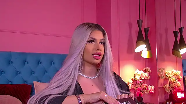 LorrySkye online show from January 13, 2026, 5:00 am