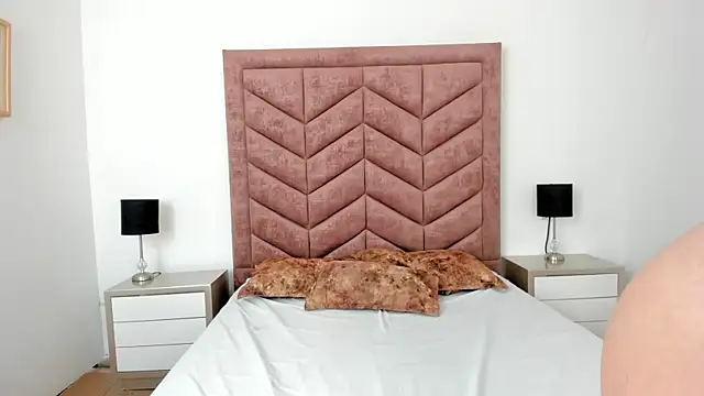 Emmalorez   online show from November 19, 2025, 12:38 pm