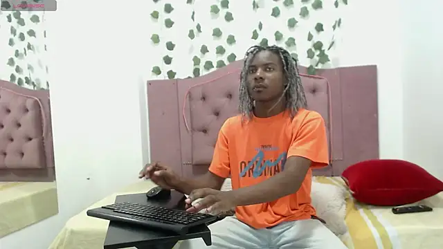 Snapshot of NoahJhonson69 chatting on June 10, 2026, 11:33 am NoahJhonson69 online show from June 10, 2026, 11:33 am