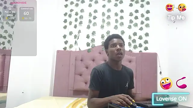 Snapshot of NoahJhonson69 chatting on February 25, 2026, 11:54 am NoahJhonson69 online show from February 25, 2026, 11:54 am