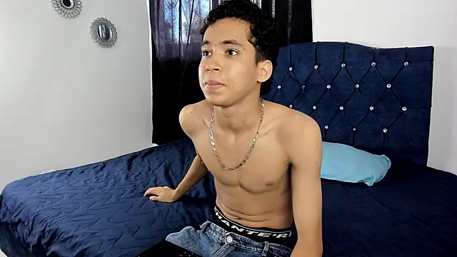 Snapshot of EithanMoon chatting on November 19, 2025, 2:50 pm EithanMoon online show from November 19, 2025, 2:50 pm