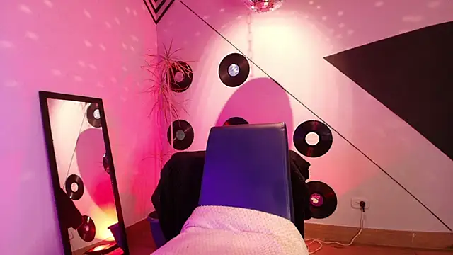 goddess julieta online show from February 9, 2026, 7:34 pm