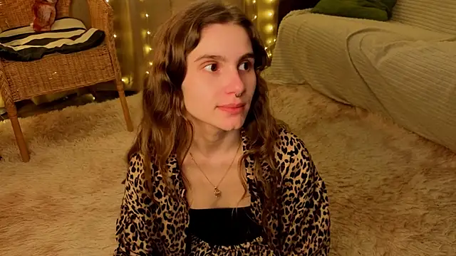 Snapshot of RozanneJordan chatting on June 5, 2026, 5:18 pm RozanneJordan online show from June 5, 2026, 5:18 pm