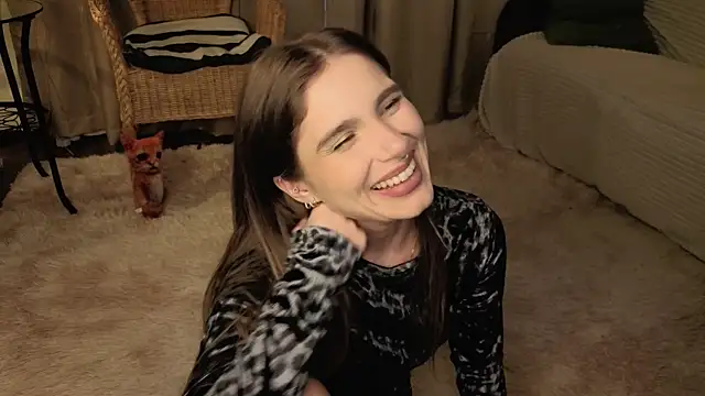 Snapshot of RozanneJordan chatting on May 26, 2026, 5:44 pm RozanneJordan online show from May 26, 2026, 5:44 pm