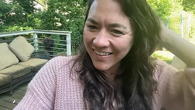 Snapshot of bendlikebecks chatting on May 5, 2026, 1:14 pm bendlikebecks online show from May 5, 2026, 1:14 pm