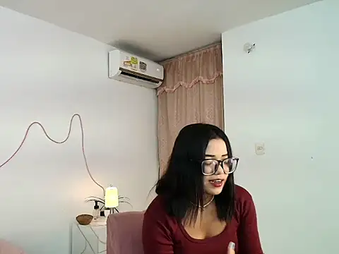 Snapshot of Luna_lexy04 chatting on April 11, 2026, 6:43 am Luna lexy04 online show from April 11, 2026, 6:43 am