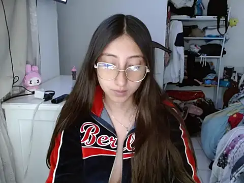 Snapshot of Nanylux chatting on November 26, 2025, 3:39 am Nanylux online show from November 26, 2025, 3:39 am