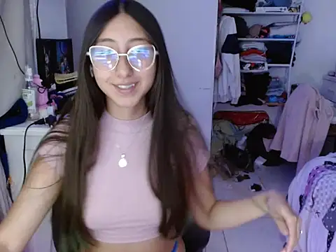 Snapshot of Nanylux chatting on December 1, 2025, 4:13 am Nanylux online show from December 1, 2025, 4:13 am