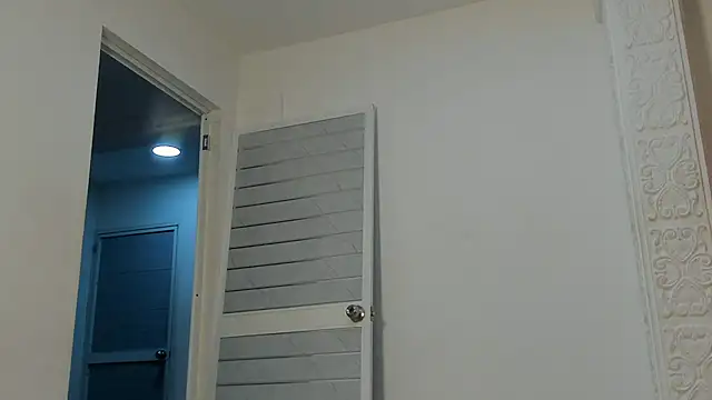 Snapshot of kendall_x0 chatting on April 8, 2026, 3:19 am kendall x0 online show from April 8, 2026, 3:19 am