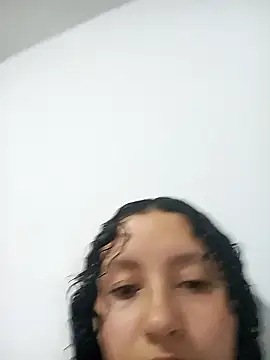 pettymoon1 online show from January 6, 2026, 1:42 am