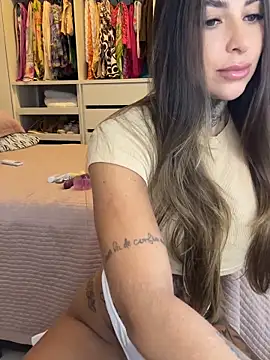 thauanydemontie online show from April 9, 2026, 9:10 pm