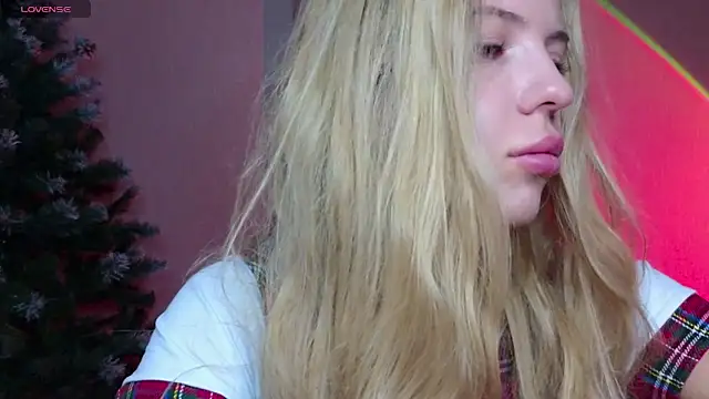 Snapshot of Neon_Foxxxy chatting on November 30, 2025, 5:19 am Neon Foxxxy online show from November 30, 2025, 5:19 am