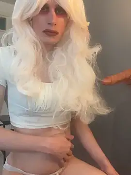 Snapshot of femboystella chatting on January 7, 2026, 12:32 pm femboystella online show from January 7, 2026, 12:32 pm