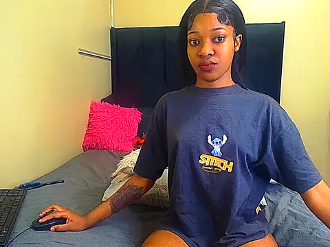 Snapshot of LisaBluexxx1 chatting on May 10, 2026, 9:24 am LisaBluexxx1 online show from May 10, 2026, 9:24 am