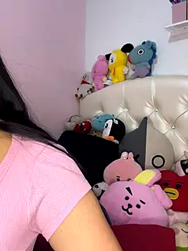 urenyel online show from November 21, 2025, 3:27 am