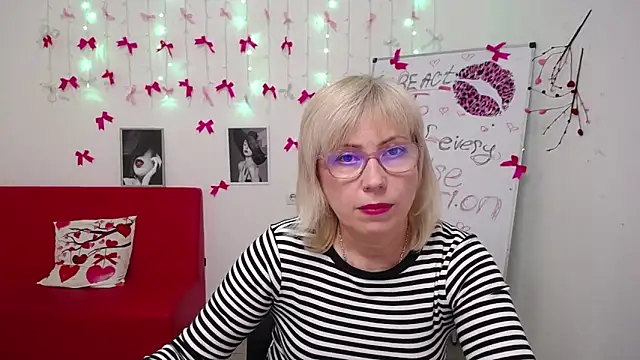 Snapshot of LaurenWishy chatting on March 7, 2026, 6:24 pm LaurenWishy online show from March 7, 2026, 6:24 pm