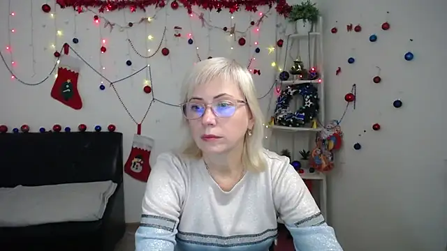 Snapshot of LaurenWishy chatting on December 5, 2025, 11:53 am LaurenWishy online show from December 5, 2025, 11:53 am