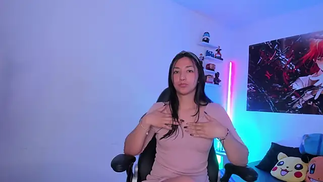 anny-kl online show from November 19, 2025, 8:09 pm