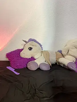 Snapshot of Violeth_00 chatting on July 3, 2026, 8:04 pm Violeth 00 online show from July 3, 2026, 8:04 pm