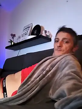 Snapshot of xelyber chatting on February 24, 2026, 4:24 am xelyber online show from February 24, 2026, 4:24 am