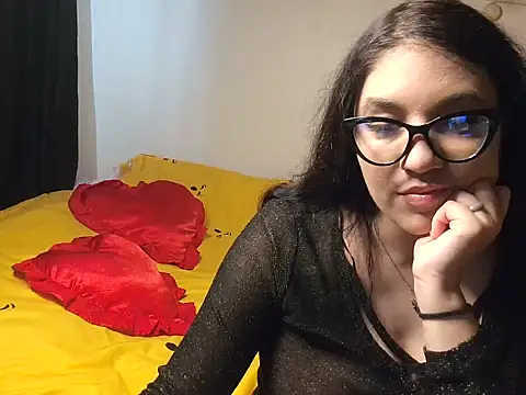 SoniaPinky online show from November 19, 2025, 10:04 am