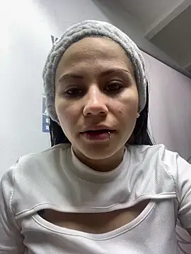 Snapshot of MiaWhiteBunny chatting on March 28, 2026, 10:33 pm MiaWhiteBunny online show from March 28, 2026, 10:33 pm