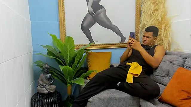 maikol twinkx online show from December 15, 2025, 8:36 pm