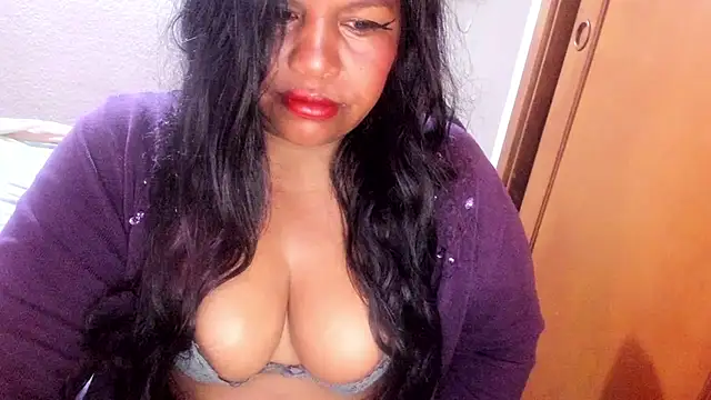 ebonycamelia online show from June 7, 2026, 11:37 am