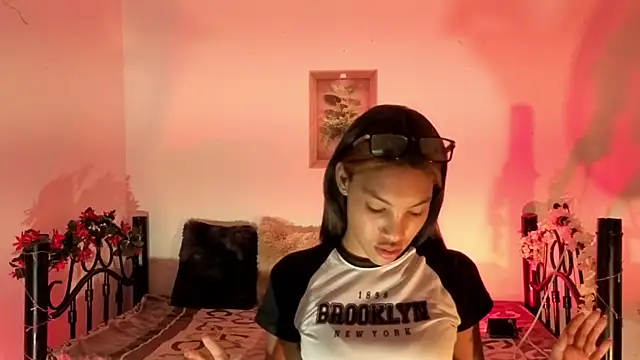 Snapshot of ginebra-n18 chatting on November 25, 2025, 12:44 am ginebra-n18 online show from November 25, 2025, 12:44 am